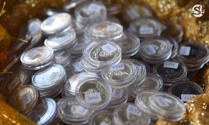 เหรียญปกปัก รักษา (นาคี 2) เนื้อทองแดง พระอาจารย์วราห์ วัดโพธิ์ทองปี 2561 - Image 8