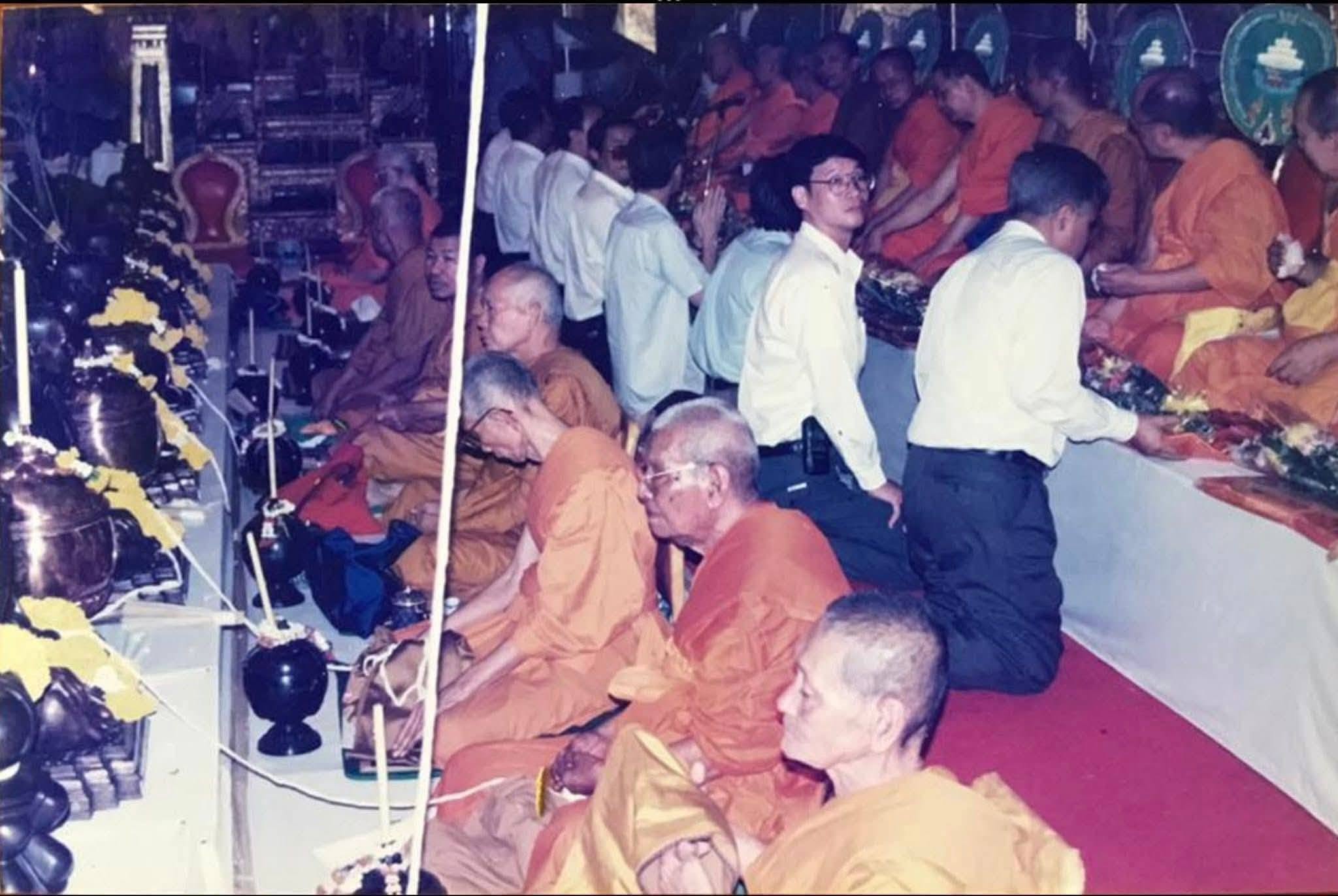 พระผงพระกริ่งหลังสมเด็จพระสังฆราชแพ รุ่นแพพันล้าน รุ่นแรก วัดสุทัศน์ กรุงเทพฯ ปี2543 - Image 6